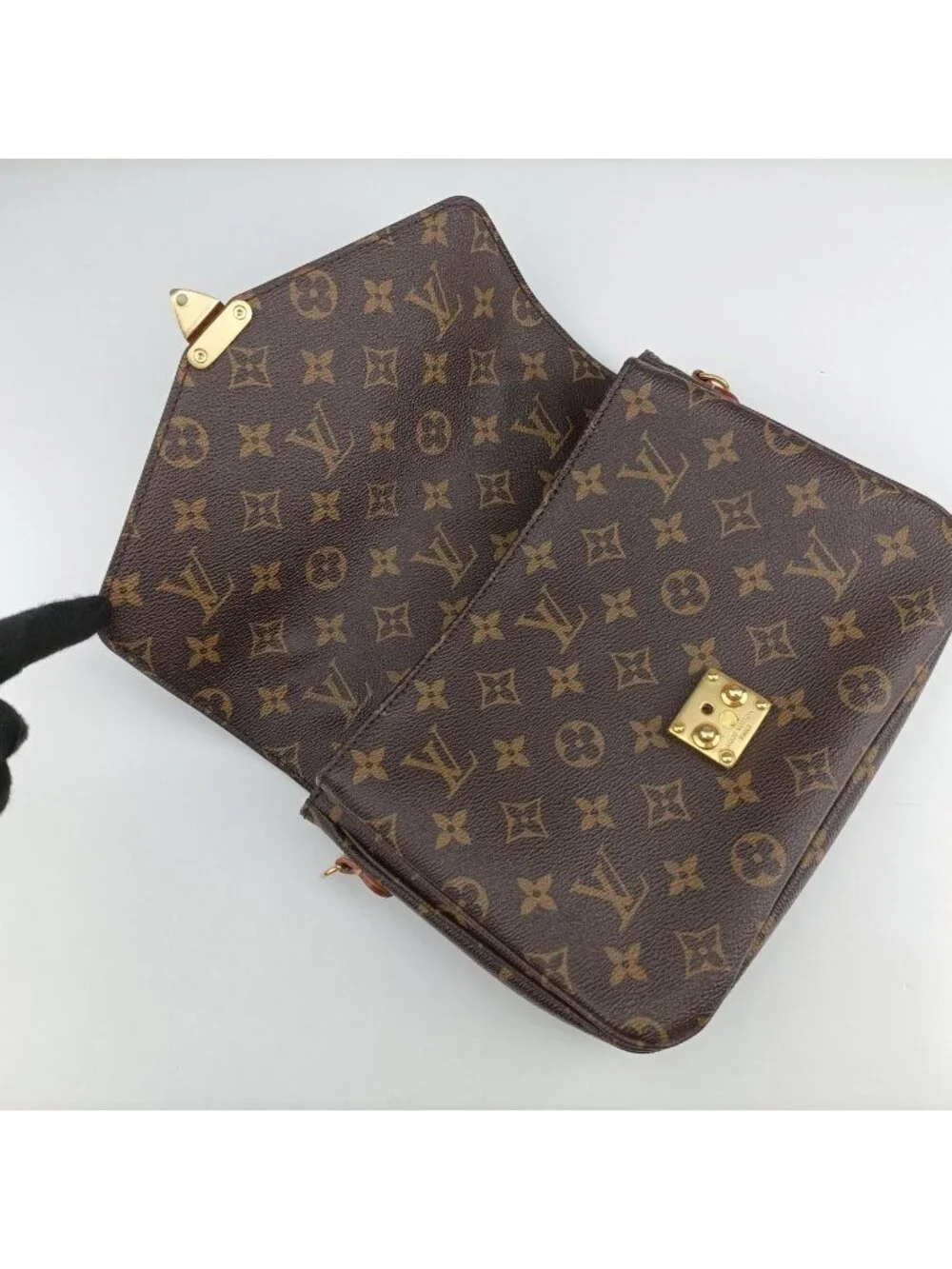 Louis Vuitton Pochette Metis MM Monogram Brown Canvas Handbag